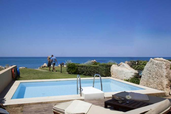 חגגו פסח 2027 עם Olam Holidays במלון Aquila Rithymna Beach ברמת 5 כוכבים בכרתים.