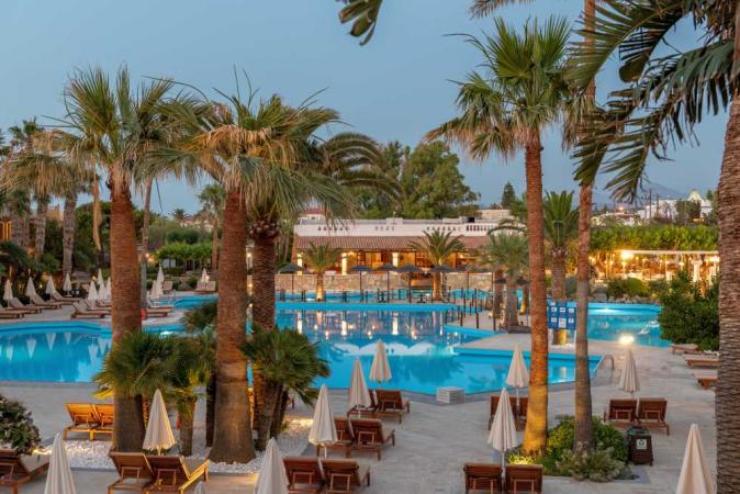 חגגו פסח 2027 עם Olam Holidays במלון Aquila Rithymna Beach ברמת 5 כוכבים בכרתים.